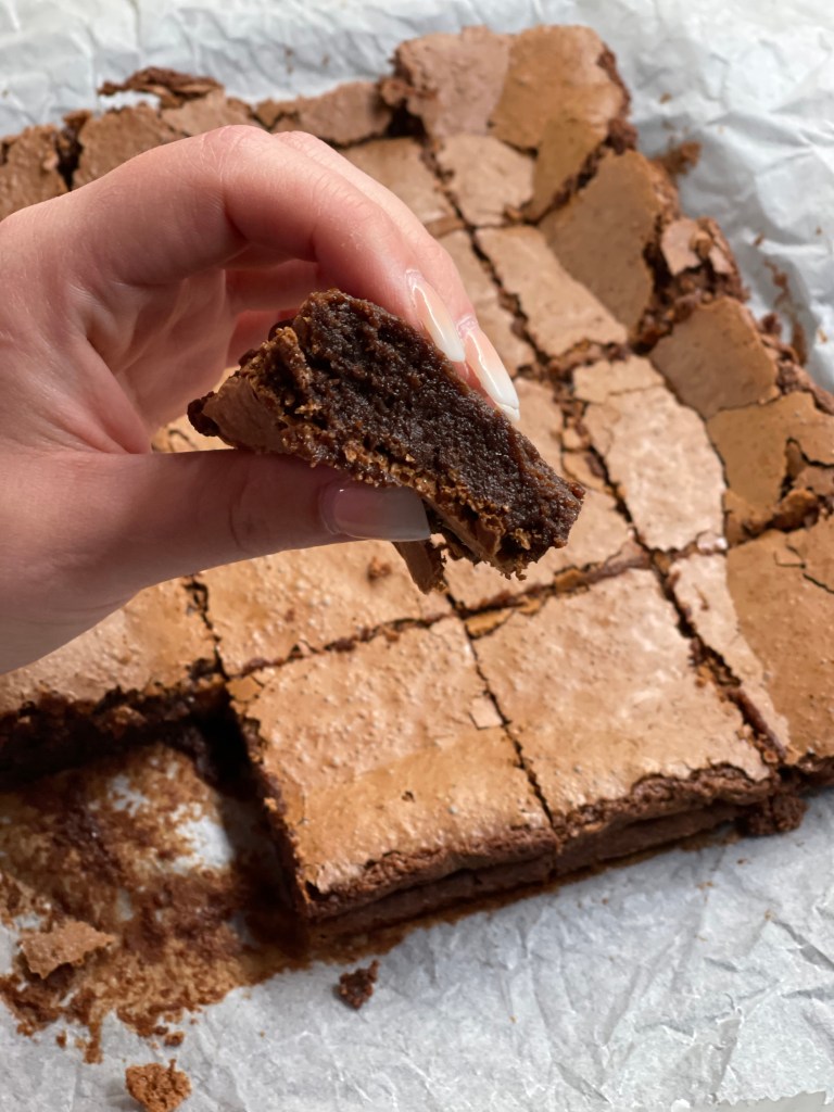 Svampet brownie--klar til at spise!