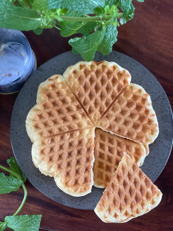 Sprøde, sukkerfri proteinvafler med&nbsp;vanilje